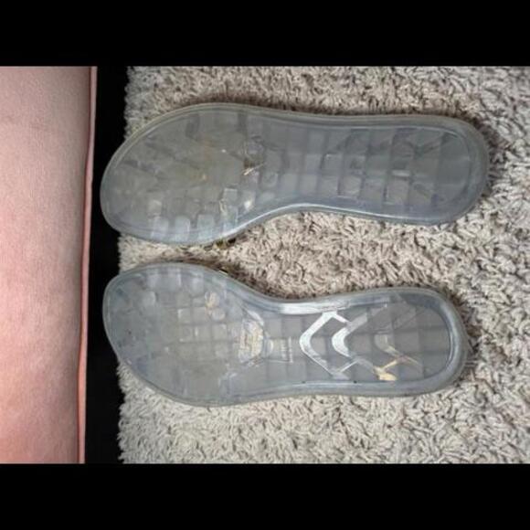 Vince Camuto - Clear Elishenta Jelly Slide Sandals - Picture 8 of 9